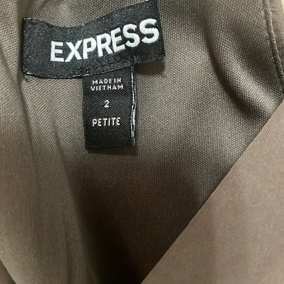 Express women jump suit. Size 2 petite - Picture 3 of 7